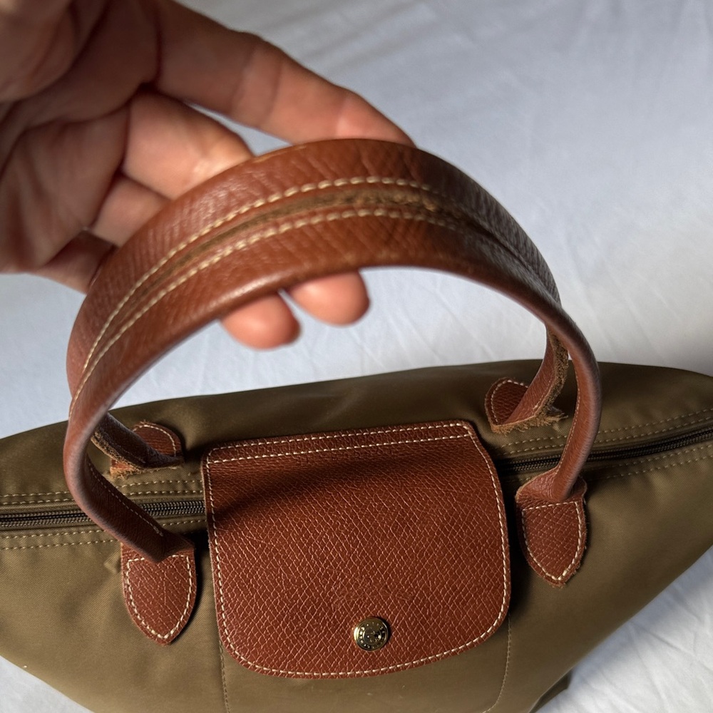 Elegant Brown Women's Tote Bag Longchamp
10x7x9 in - Picture 4 of 8